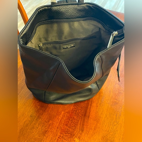 David Jones Paris Black Turn Lock Clasp Zipper Backpack - Picture 4 of 5